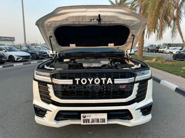 Toyota Land Cruiser 4.6 V8 GXR 2017 Pearl