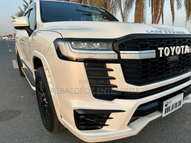 Toyota Land Cruiser 4.6 V8 GXR 2017 Pearl