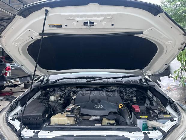 Toyota Hilux 2019 Black