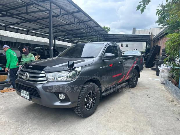Toyota Hilux 2019 Black