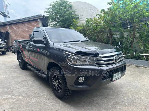 Toyota Hilux 2019 Black