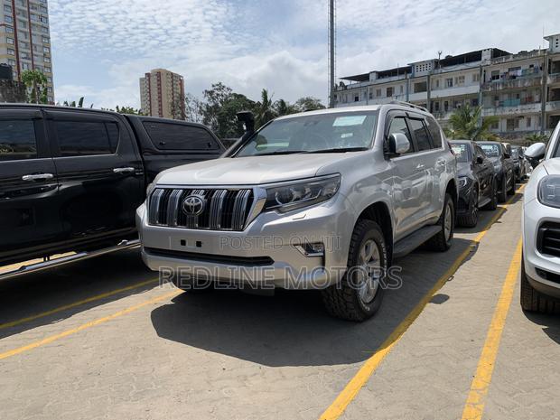 Toyota Land Cruiser Prado 2.8 2017 Silver