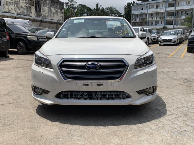 Subaru Legacy 2.5i Limited AWD 2017 Off white