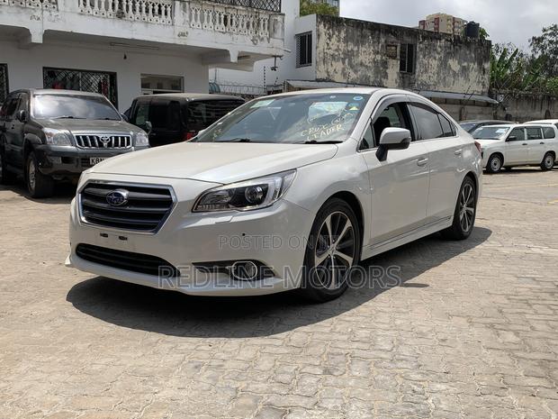 Subaru Legacy 2.5i Limited AWD 2017 Off white