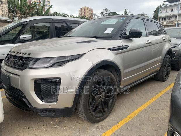 Land Rover Range Rover Evoque HSE 4x4 5-Door 2017 Ivory