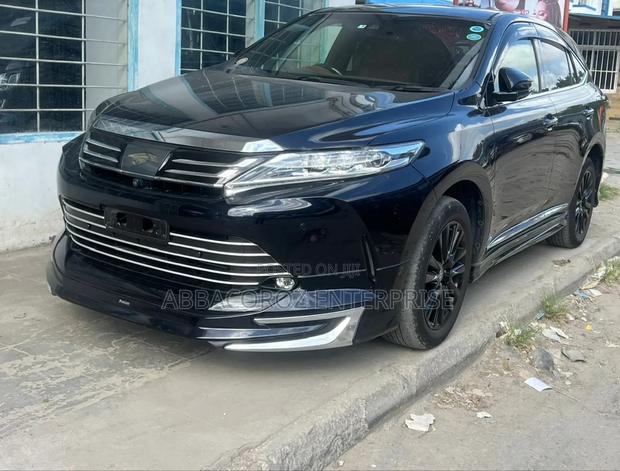 Toyota Harrier 2.0 4WD 2017 Black