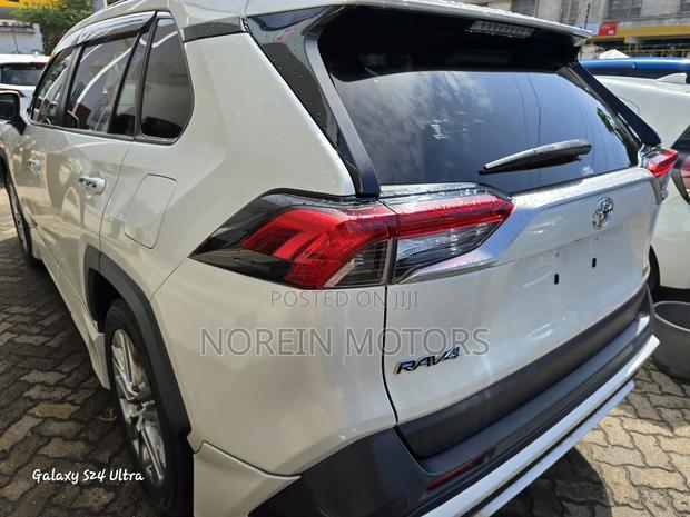 Toyota RAV4 2020 White