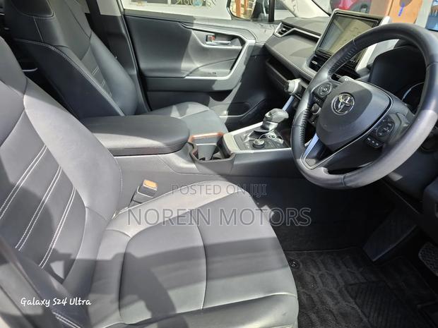 Toyota RAV4 2020 White