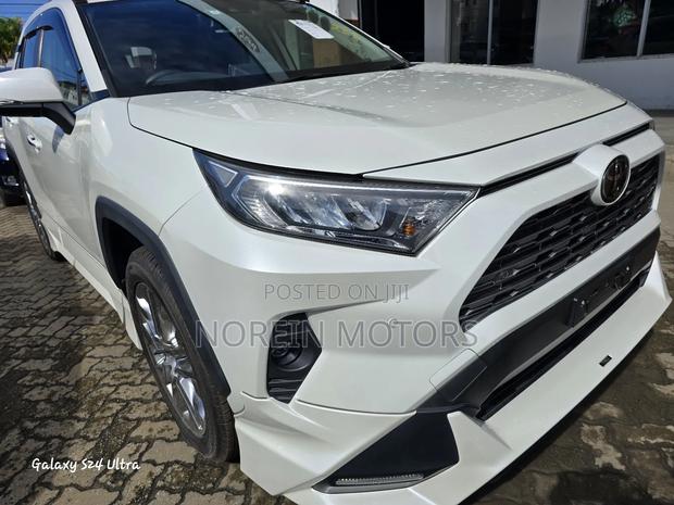 Toyota RAV4 2020 White