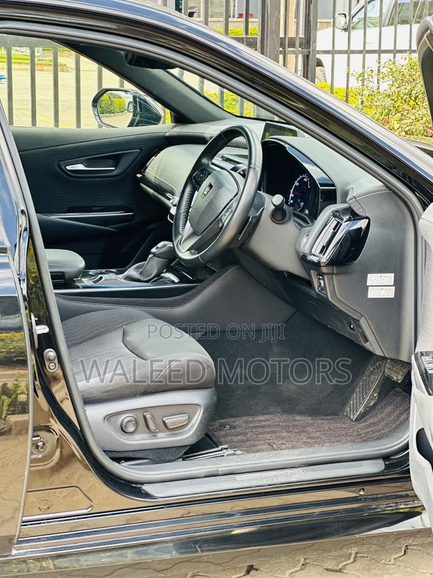 Toyota Crown 2018 Black
