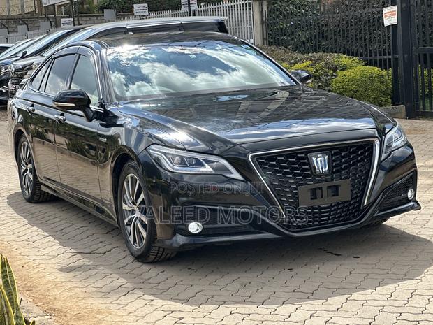 Toyota Crown 2018 Black