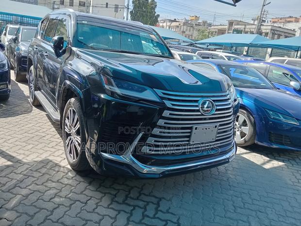 Lexus LX 2022 Black