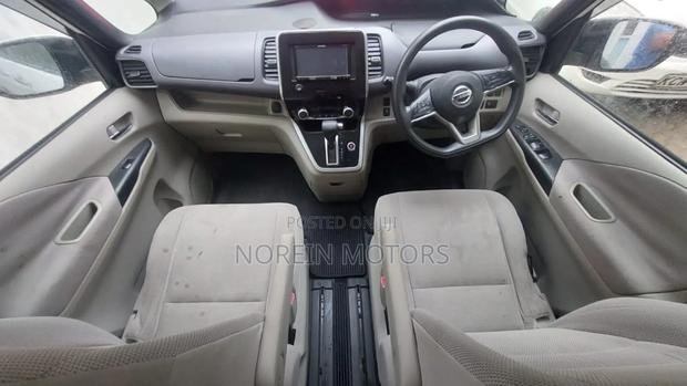 Nissan Serena 2017 White