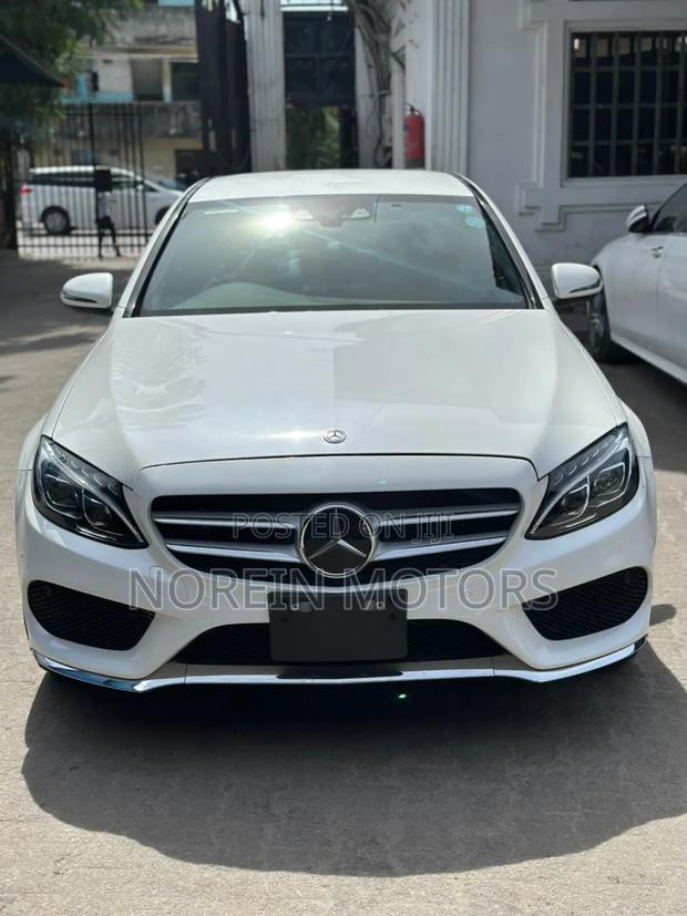 Mercedes-Benz C200 2017 Off white