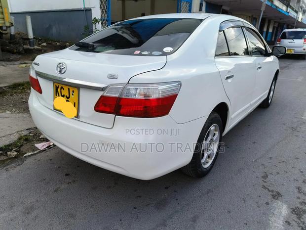 Toyota Premio 2010 White
