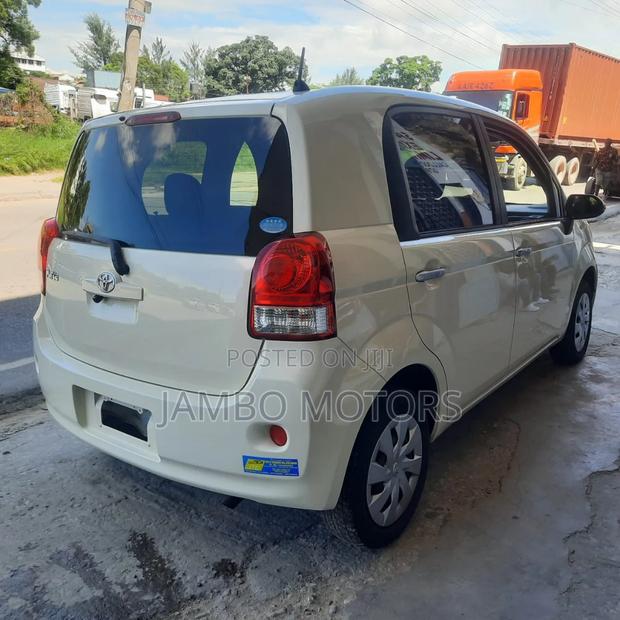 Toyota Porte 1.3 FWD 2017 Beige