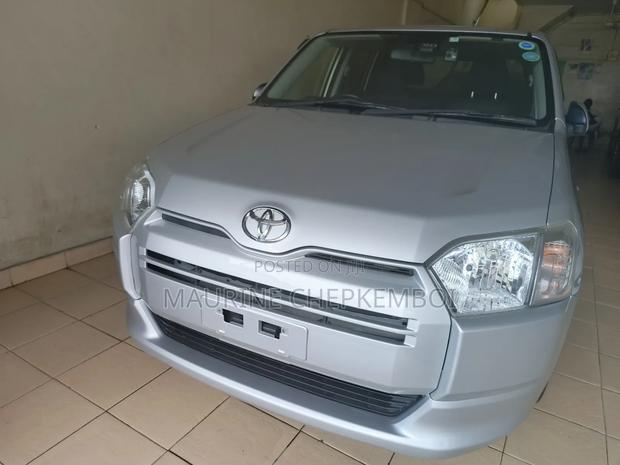 Toyota Succeed 2017 Silver