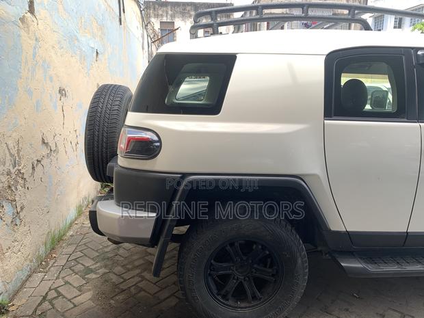 Toyota FJ Cruiser 2015 Off white