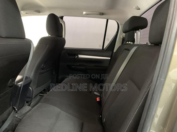 Toyota Hilux 2021 Green