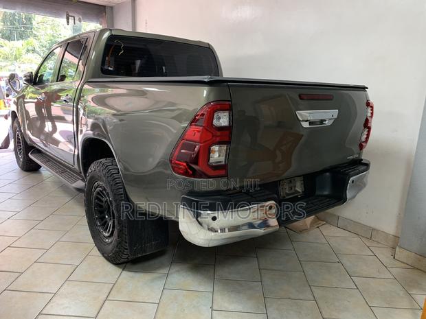 Toyota Hilux 2021 Green