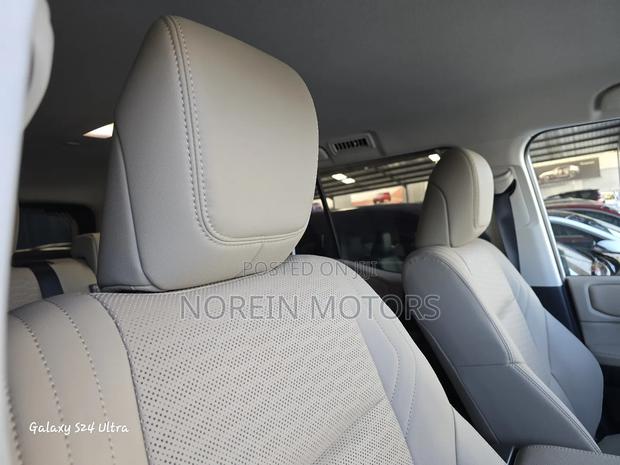 Toyota Land Cruiser Prado 2024 Off white