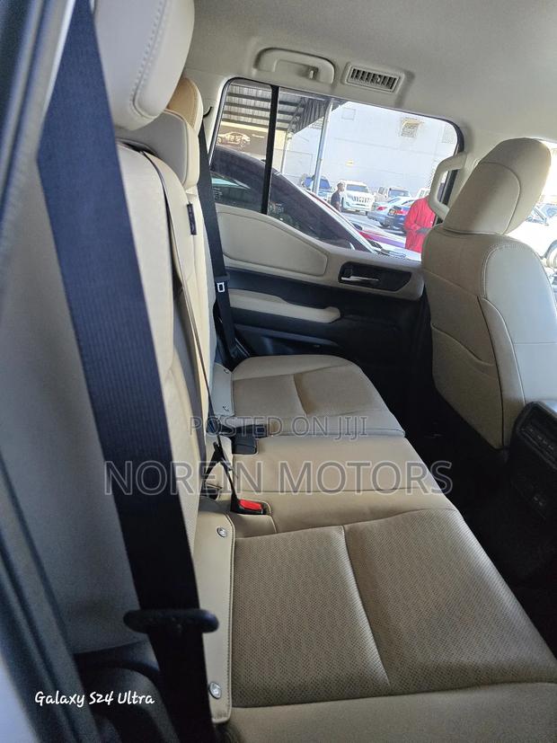 Toyota Land Cruiser Prado 2024 Off white