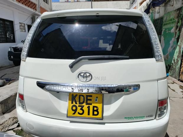 Toyota ISIS 1.8 L 2WD 2014 White