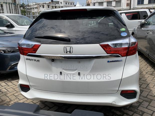 Honda Shuttle 1.5 Hybrid 2WD 2018 White