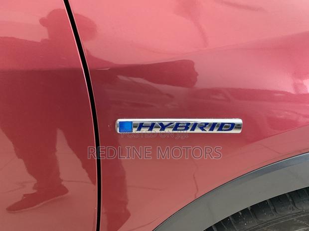 Honda Vezel 1.5 Hybrid 2WD 2017 Red