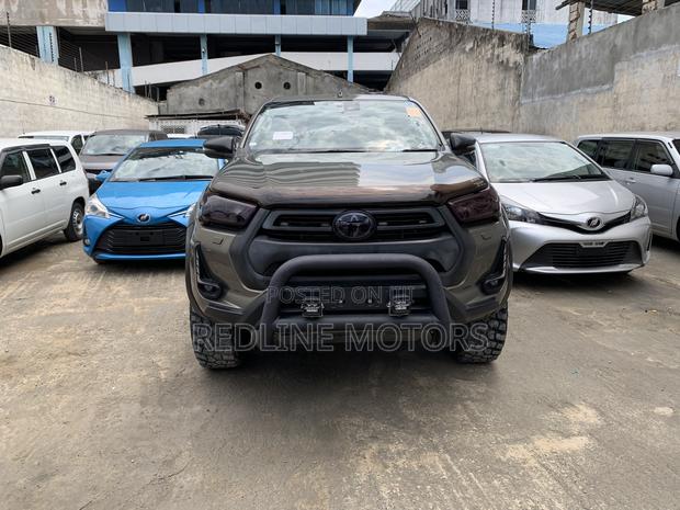 Toyota Hilux 2020 Green