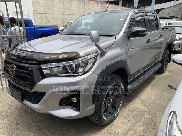 Toyota Hilux 2019 Gray