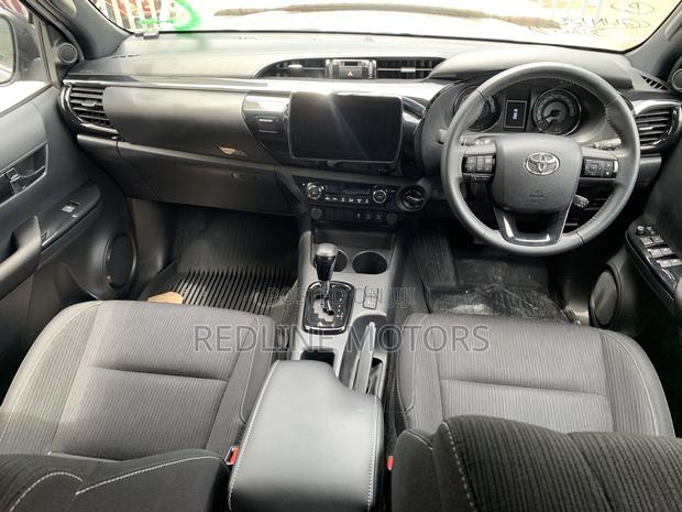 Toyota Hilux 2019 Gray