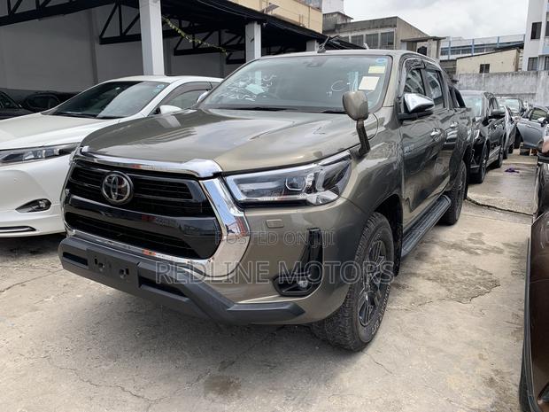 Toyota Hilux 2.4 Diesel 2020 Green