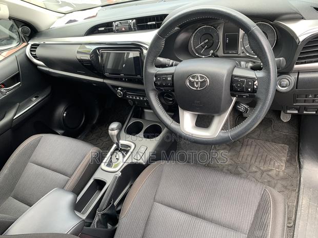 Toyota Hilux 2.4 Diesel 2020 Green