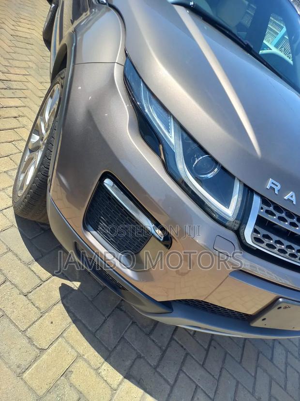 Land Rover Range Rover Evoque HSE 4x4 5-Door 2017 Brown