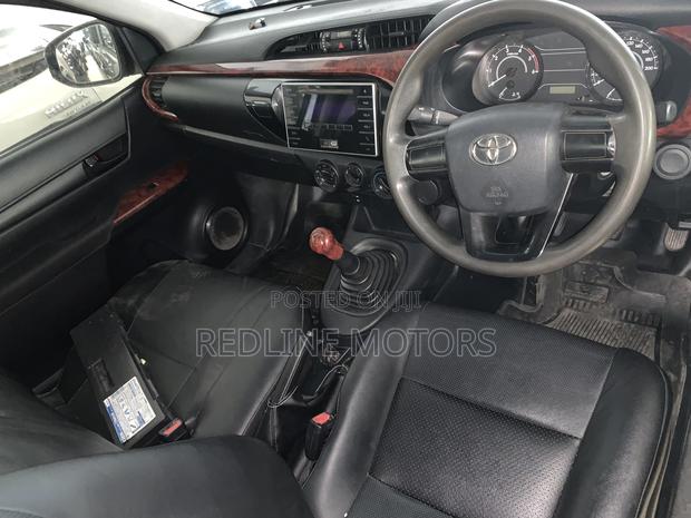 Toyota Hilux 2018 Silver