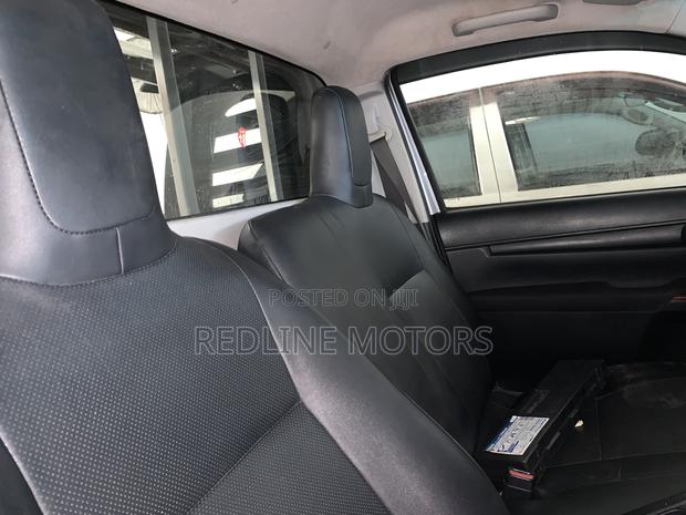 Toyota Hilux 2018 Silver