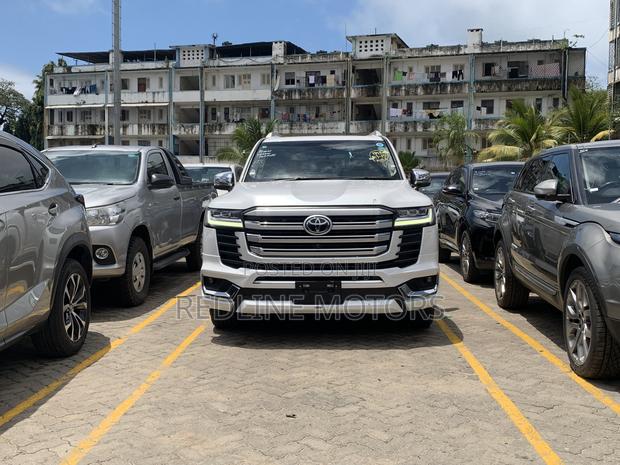 Toyota Land Cruiser 3.5 Petrol 4WD 2022 Pearl