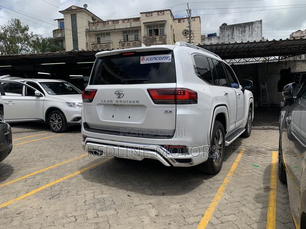 Toyota Land Cruiser 3.5 Petrol 4WD 2022 Pearl
