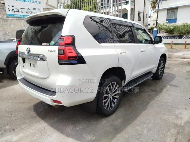 Toyota Land Cruiser Prado 2.8 2018 White