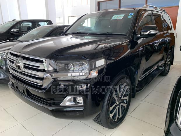 Toyota Land Cruiser 4.6 V8 ZX 2017 Matt Black