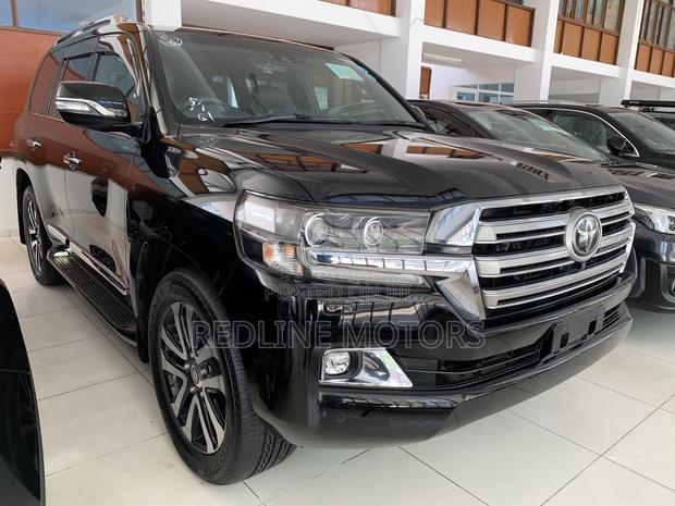 Toyota Land Cruiser 4.6 V8 ZX 2017 Matt Black