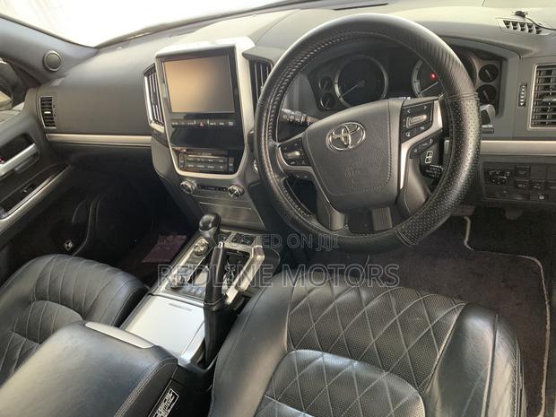Toyota Land Cruiser 4.6 V8 ZX 2017 Matt Black