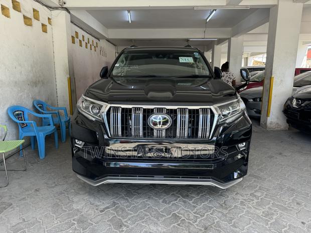 Toyota Land Cruiser Prado 2.8 2018 Black