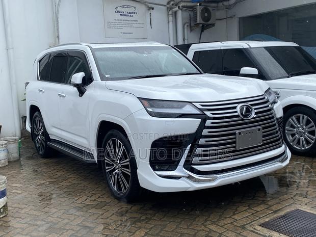 Lexus LX 2022 White