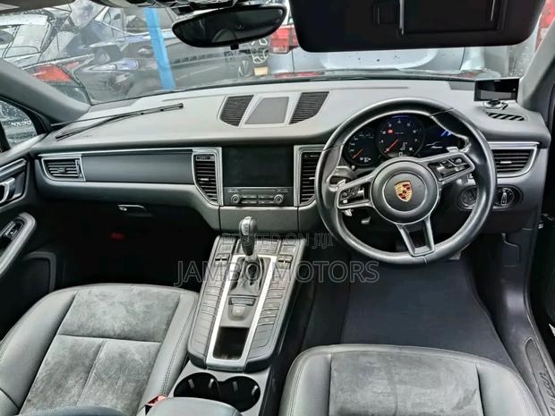 Porsche Cayenne Base AWD 2018 Black