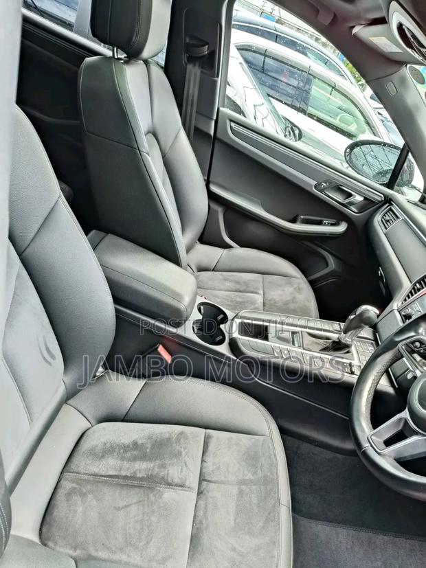 Porsche Cayenne Base AWD 2018 Black