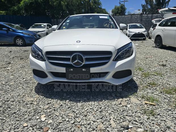 Mercedes-Benz C200 2018 White