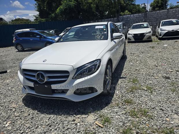 Mercedes-Benz C200 2018 White