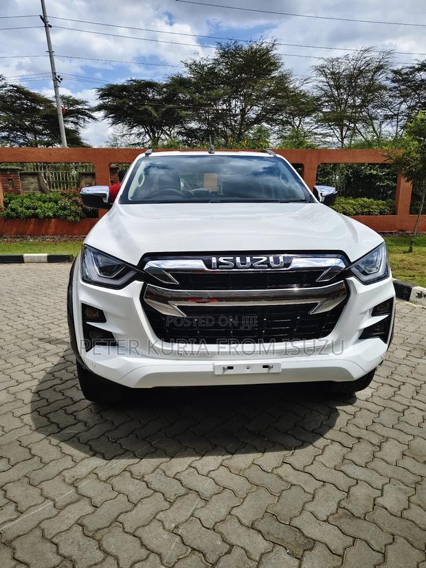 New Isuzu D-MAX 2024 Off white